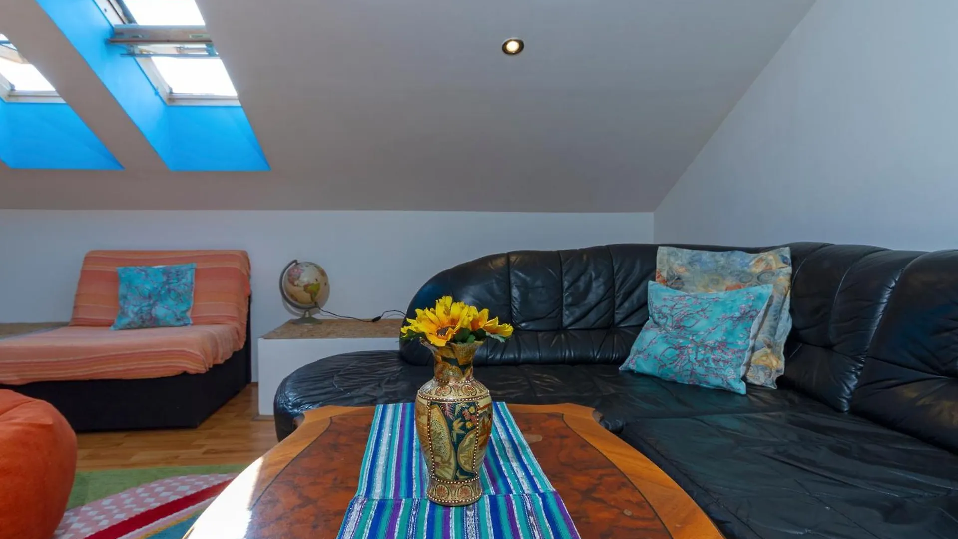 Amu Apartment بولا