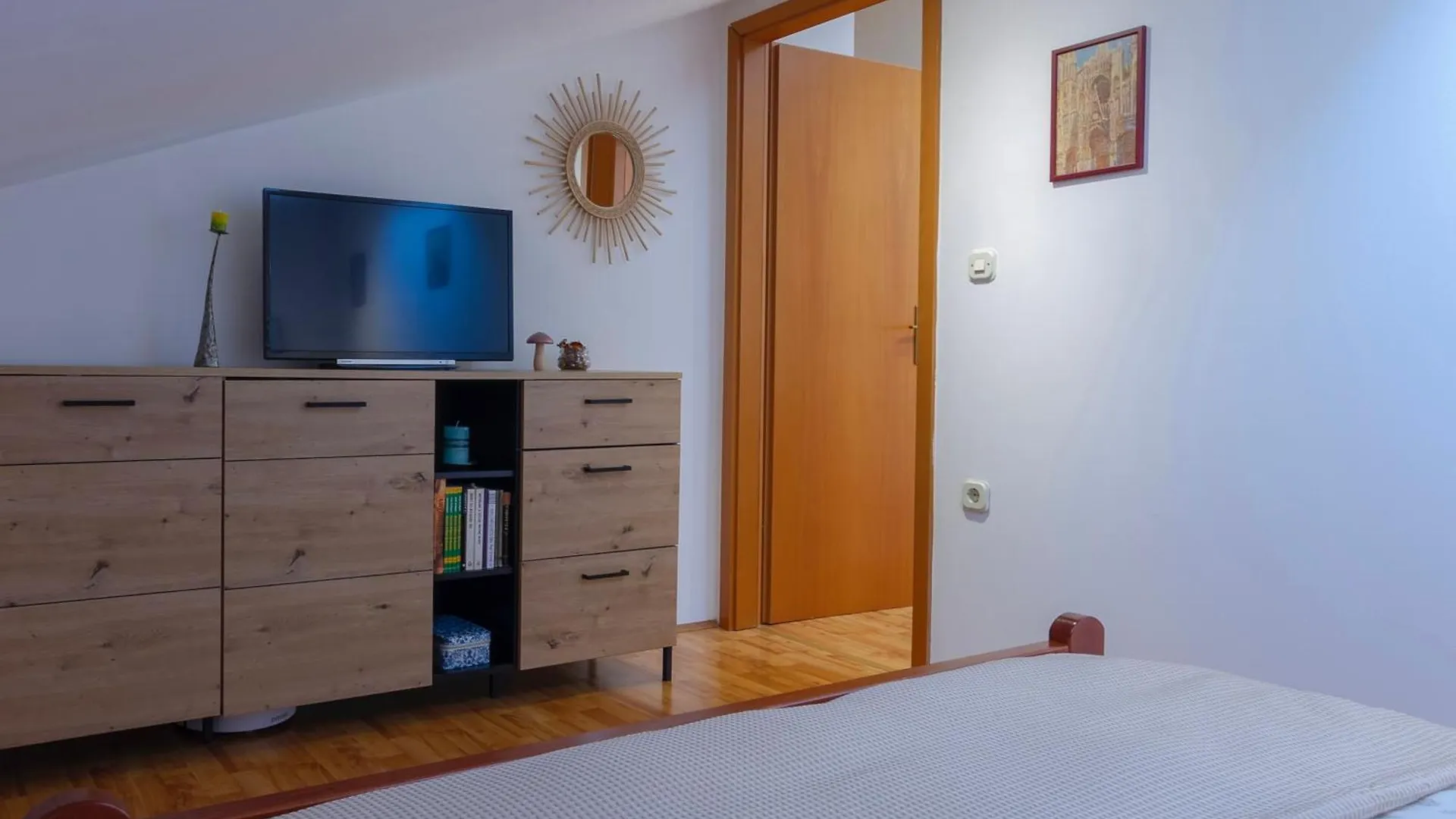 Amu Apartment 풀라 0*,